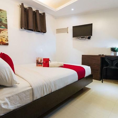 Reddoorz Plus @ Poblacion Makati Makati City Exterior foto